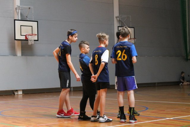 Valmieras pilsētas un starpnovadu skolēnu sporta spēlēs  basketbolā C grupā (2004.-2005.g.dz.) izcīnīta 2. vieta